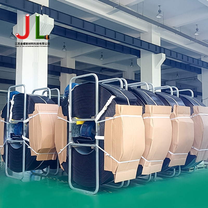 اختيار خرطوم المياه المناسب القابل للطي: شرح المواد والطول والمرونة